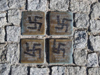 Beschmierte Stolpersteine in Zossen